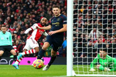 Arsenal 0 Burnley 0: Wasteful Gunners lose ground in race for top four as Clarets earn huge point..