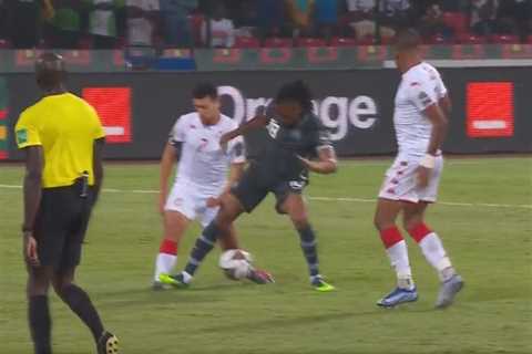 Alex Iwobi sent off for Nigeria in just five minutes after shocking tackle against Tunisia in..