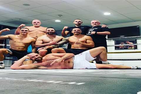 Tyson Fury and dad John go topless for group workout shot with Parker as purse bids for Whyte fight ..