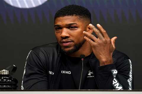 ‘He’s the best to do it’ – Anthony Joshua trolls Tyson Fury over fight record after rival announces ..