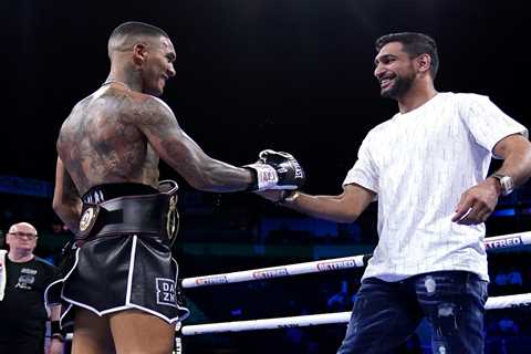 Amir Khan booed by Manchester crowd for refusing to accept Conor Benn fight after jumping in the..