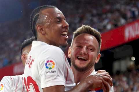 Chelsea handed Jules Kounde transfer boost as top target tells Sevilla he ‘still wants to leave..