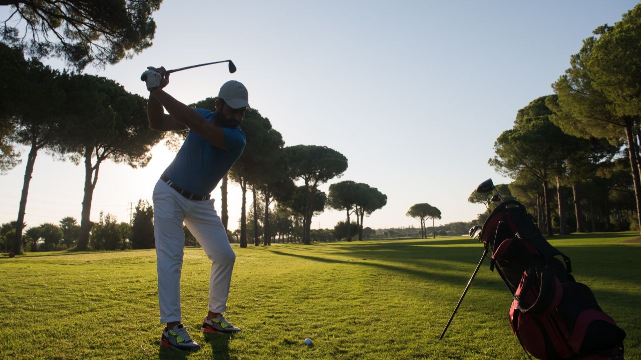 Golf Swing Basics - 5 Tips For a Better Downswing