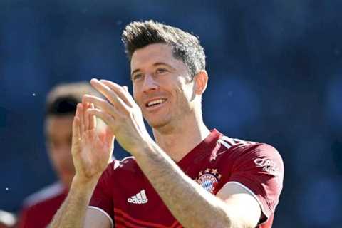 Man Utd plot audacious hijack of Robert Lewandowski transfer with Chelsea also interested