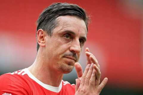 Gary Neville worried “struggling” Man Utd already behind rivals in transfer window