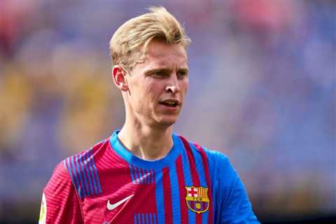 Frenkie de Jong ‘speaking daily’ with Manchester United boss Erik ten Hag as Xavi sets sale terms