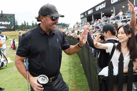 Poll: Phil Mickelson's popularity droops, LIV Golf struggles to gain foothold with golf fans