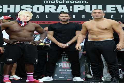 Derek Chisora wears Boris Johnson mask in support of former PM during weigh-in for Kubrat Pulev..