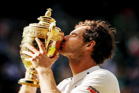 Why does Wimbledon trophy have a pineapple on the top?