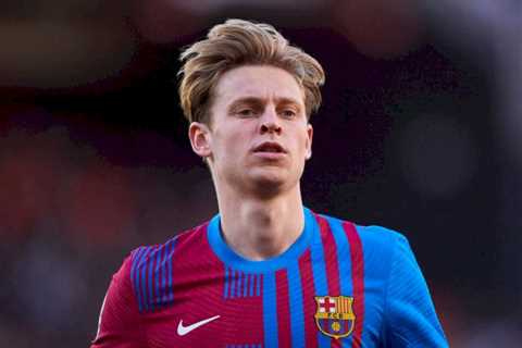 Manchester United play down Frenkie de Jong stance and blame transfer impasse on Barcelona