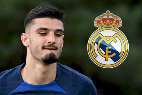 Real Madrid contact Chelsea over signing Armando Broja