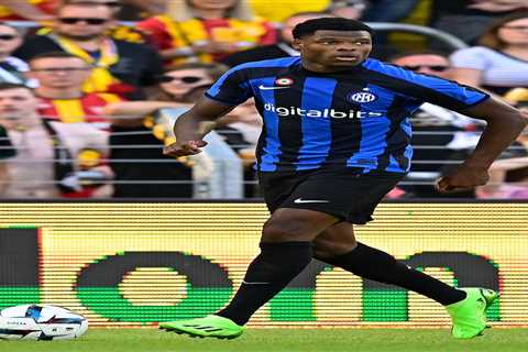 Chelsea want Denzel Dumfries in transfer from Inter Milan with Thomas Tuchel also eyeing £85m..