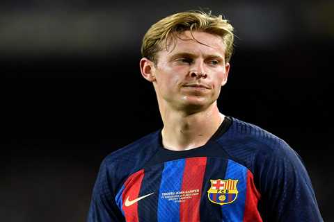 Chelsea transfer blow as Frenkie de Jong ‘doesn’t want to leave Barcelona AT ALL’ despite contract..