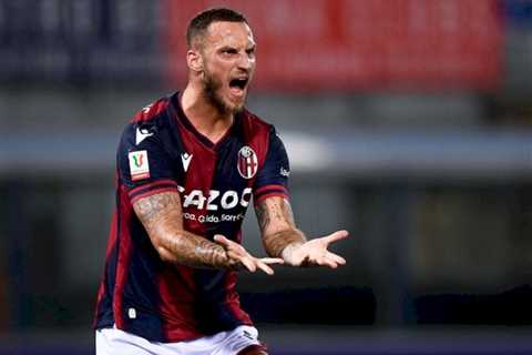 Alan Shearer believes someone at Manchester United leaked their interest in Marko Arnautovic