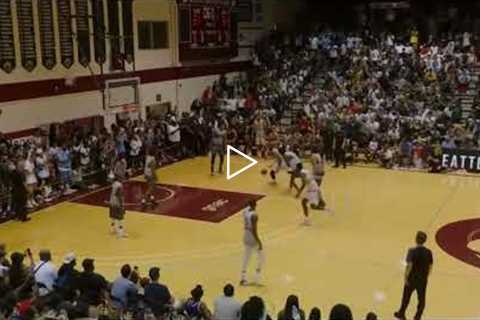 LeBron James ELECTRIFIES The Crowd With This MASSIVE Dunk