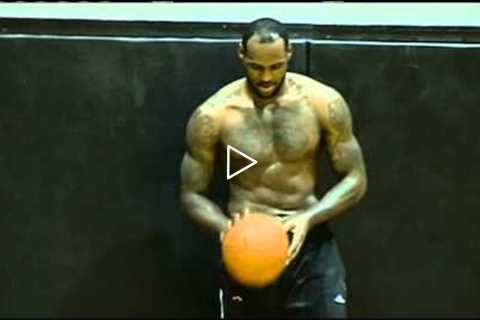 LeBron Puts on a Dunking Clinic in Practice