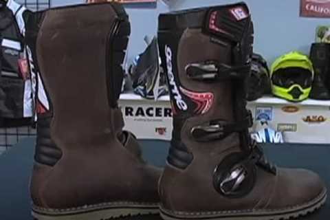 Top 3 Best Buy Motorcycle Boots For Wide Feet Guaranteed. | Motorcycle Gear 101