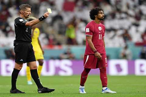 How much are referees paid at the FIFA World Cup?