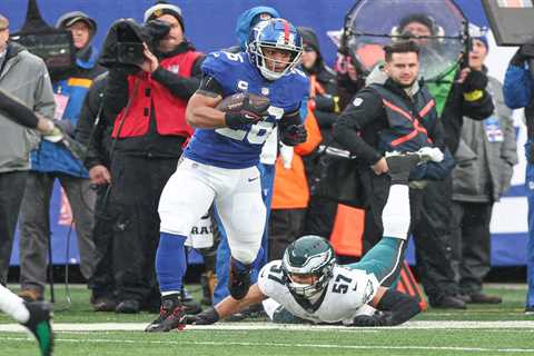 Giants’ Saquon Barkley says score, not neck, limited his playing time vs. Eagles