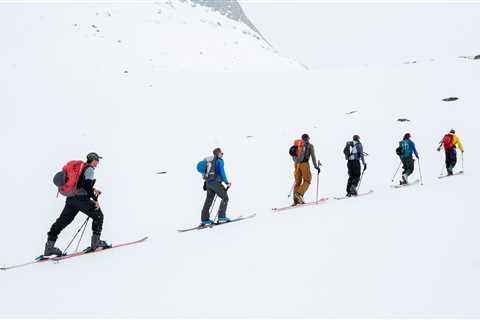 Choosing the Best Backpack For Ski Touring