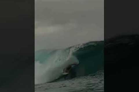 @eimeoczermak9346  Pipeline Hawaii #short #wavesoftheworld