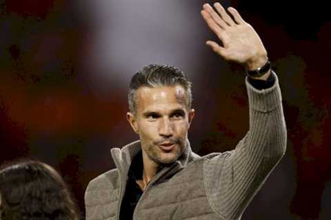 Van Persie feels something good is ‘brewing’ at Man Utd as he picks out two players for special..