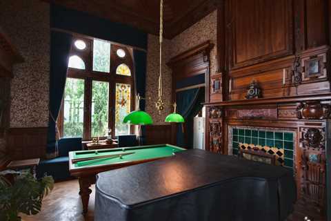 Pool dining table guide
