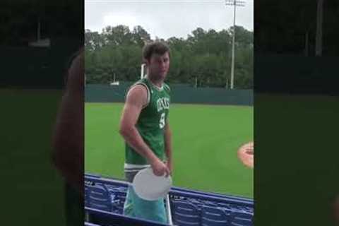 Insane Frisbee Trick Shot