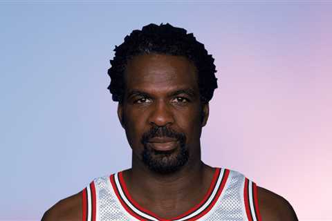 Charles Oakley would rather play with LeBron James than Michael Jordan because MJ ‘ain’t passing me ..