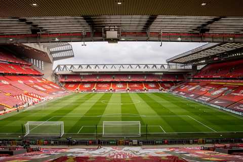 Liverpool v Fulham: Pre-Match Warmup