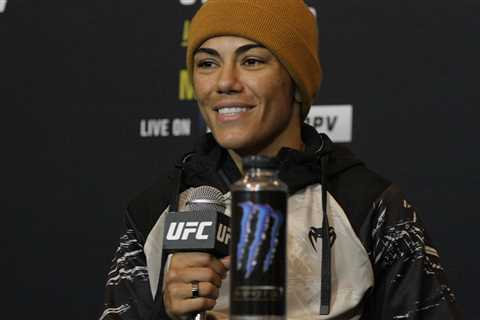 Why Jessica Andrade is changing from sports bra to shirt