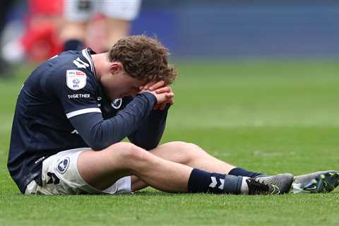 Millwall blow promotion hopes in crazy 45-min collapse as delirious Sunderland sneak into playoff..