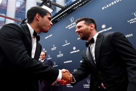 Watch as tennis world No2 Carlos Alcaraz is left completely starstruck at meeting Lionel Messi on..