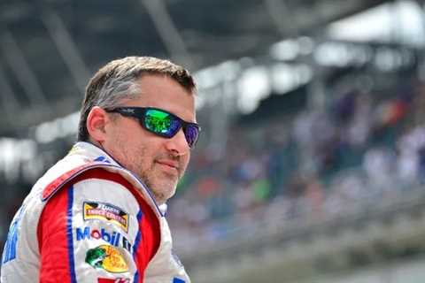 Tony Stewart openly condemns Chase Elliott after he refused it was retaliation against Denny Hamlin