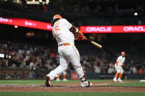 Video Shows Brandon Crawford Mentoring Young Giants Star