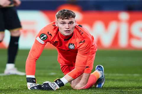 Brighton winning transfer race for hugely rated £16m Dutch goalkeeper after Burnley had bid rejected