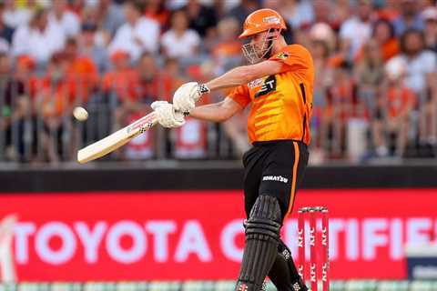 Brilliant Turner leads Perth Scorchers into home BBL final