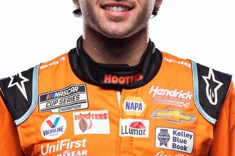 Chase Elliott is +550 favorite to win Chicago Street race