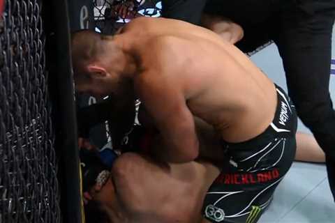 Sean Strickland mauls Abus Magomedov