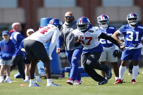 Giants place LB Jarrad Davis on injured reserve; will miss season