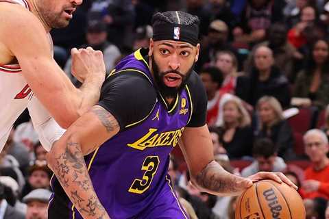 Anthony Davis, Lakers Agree to Three-Year Contract Extension