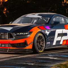 Ford Mustang GT4 Race Car Debuts Wearing Aggressive-Looking Body