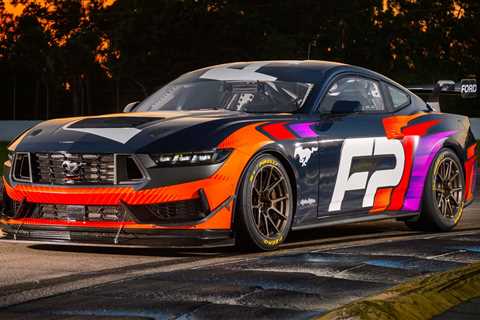 Ford Mustang GT4 Race Car Debuts Wearing Aggressive-Looking Body