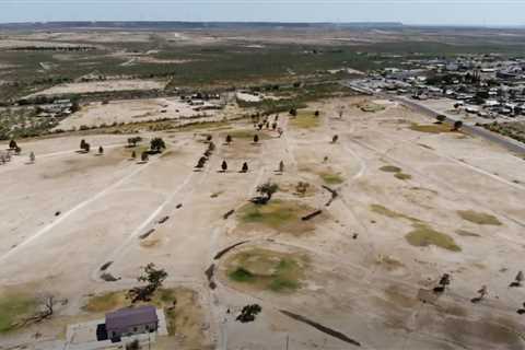 Abandoned Desert Golf Course in Texas Still Open for Business, But at Your Own Risk