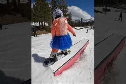 Shred hype runs deep in this family #snowboarding