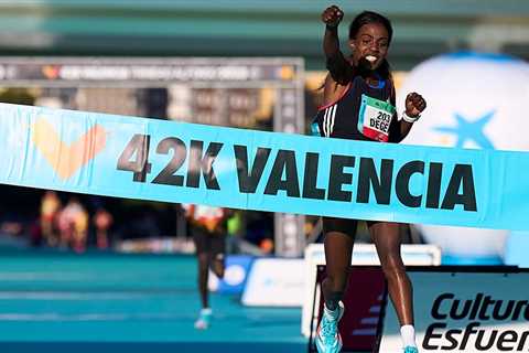 Degefa and Lemma lead avalanche of fast times at Valencia Marathon