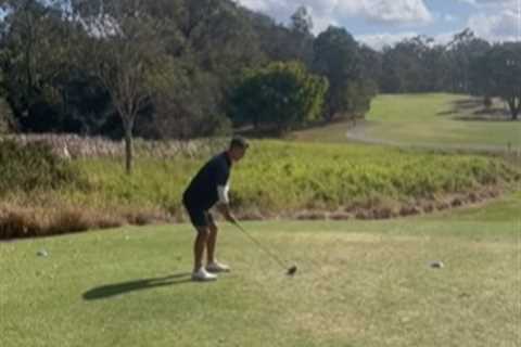 Terrifying Moment Pythons Battle for Female Suitor on Golf Course