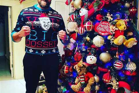 'I can still see a bit' - Tyson Fury sends festive greetings, but fans distracted by 'saturated'..