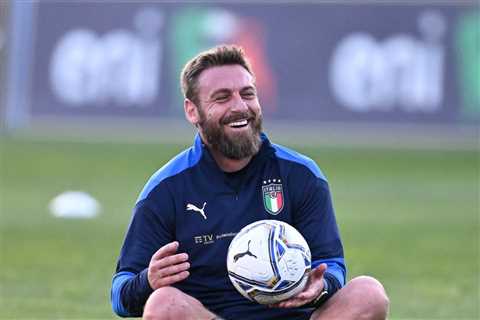 Sportmediaset: Roma considering De Rossi as Mourinho replacement