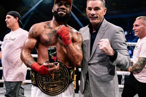 Austin Trout decisions Luis Palomino for title